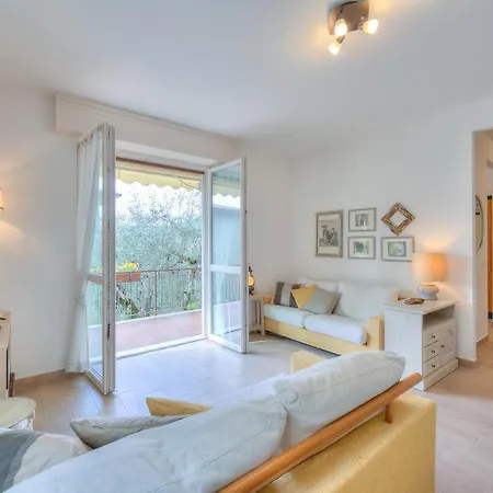 Elena Apart-balcony & Parking Private - Happy *